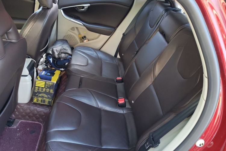 Used Volvo V40 2016 T3 Zhiyi Edition Left Rear Seat