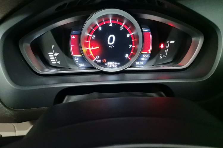 Used Volvo V40 2016 T4 Smart Luxury Edition Odometer Close Up