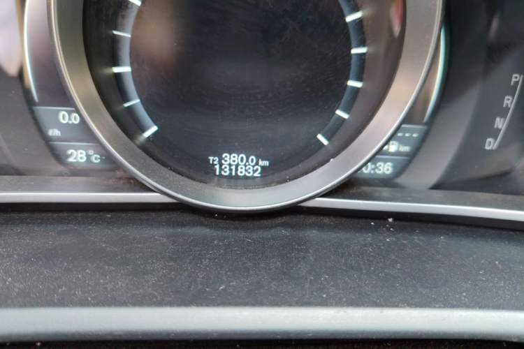 Used Volvo V40 2016 T3 Zhiyi Edition Odometer Close Up