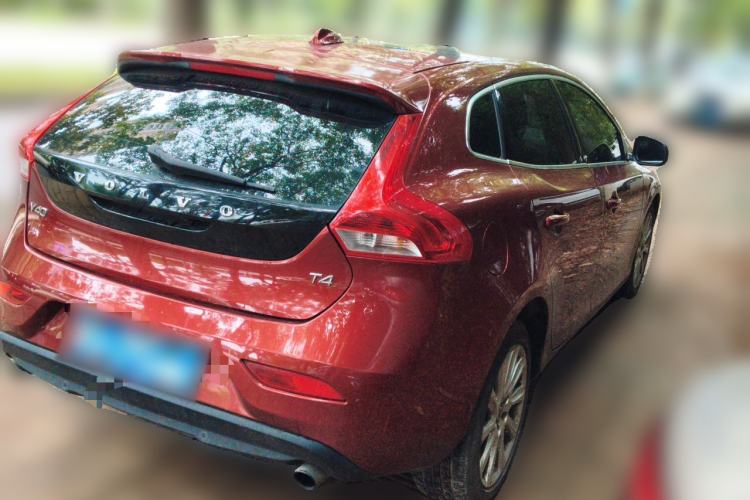 Used Volvo V40 2016 T4 Smart Luxury Edition Rear Right 45 Deg