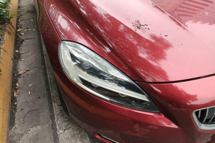 Used Volvo V40 2016 T3 Smart Luxury Edition Right Front Headlight