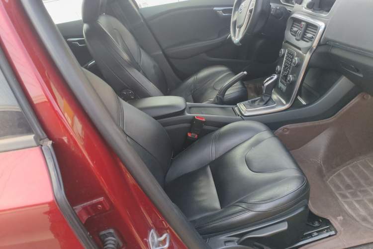 Used Volvo V40 2016 T3 Zhiyi Edition Right Front Seat