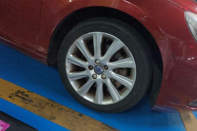 Used Volvo V40 2016 T3 Zhiyi Edition Right Front Wheel Hub