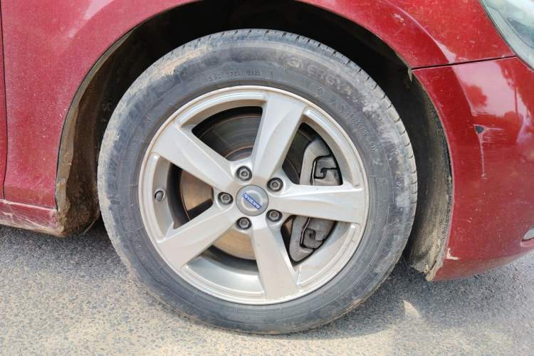 Used Volvo V40 2016 T3 Zhiyi Edition Right Front Wheel Hub