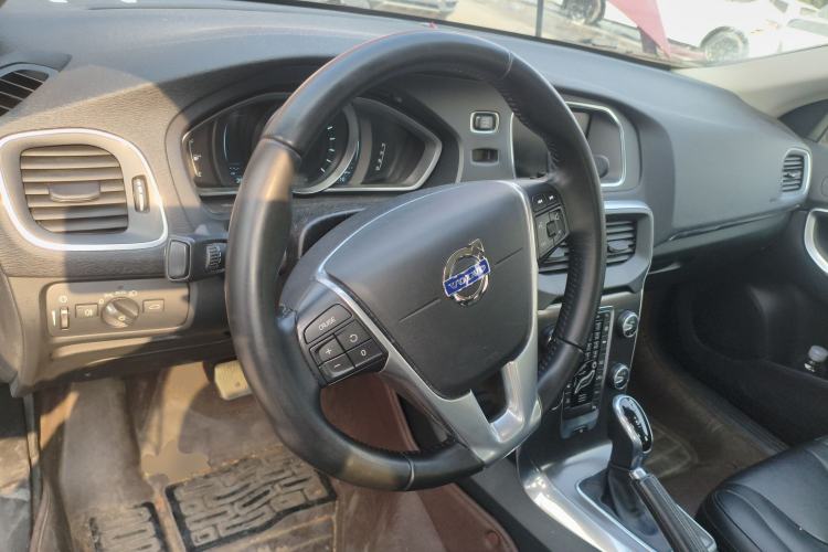 Used Volvo V40 2016 T3 Zhiyi Edition Steering Wheel