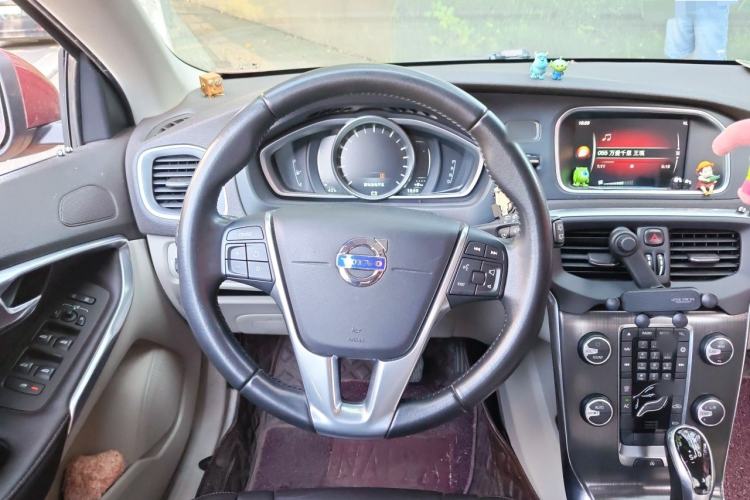 Used Volvo V40 2016 T3 Zhiyi Edition Steering Wheel