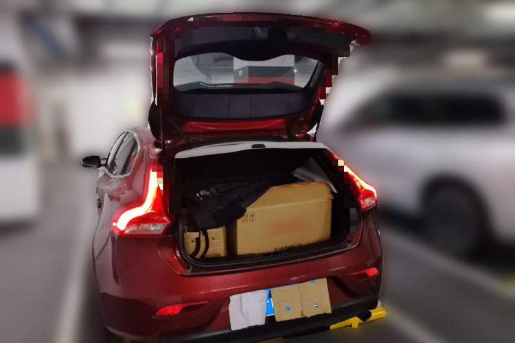 Used Volvo V40 2016 T4 Smart Luxury Edition Trunk