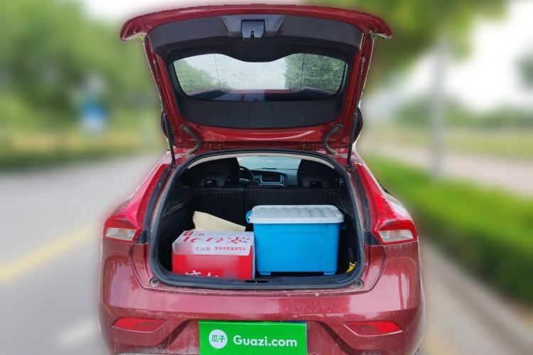 Used Volvo V40 2016 T3 Zhiyi Edition Trunk