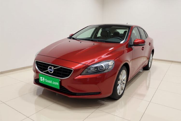 Used Volvo V40 2016 T3 Zhiyi Edition Guazi used car, China used car export, Used car for sale, Used Volvo cars, Cheapest cars for sale