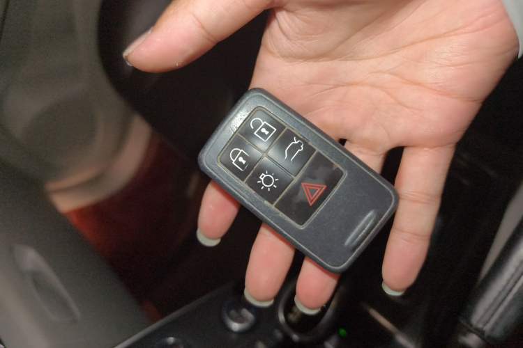 Used Volvo V40 2016 T3 Zhiyi Edition Vehicle Key