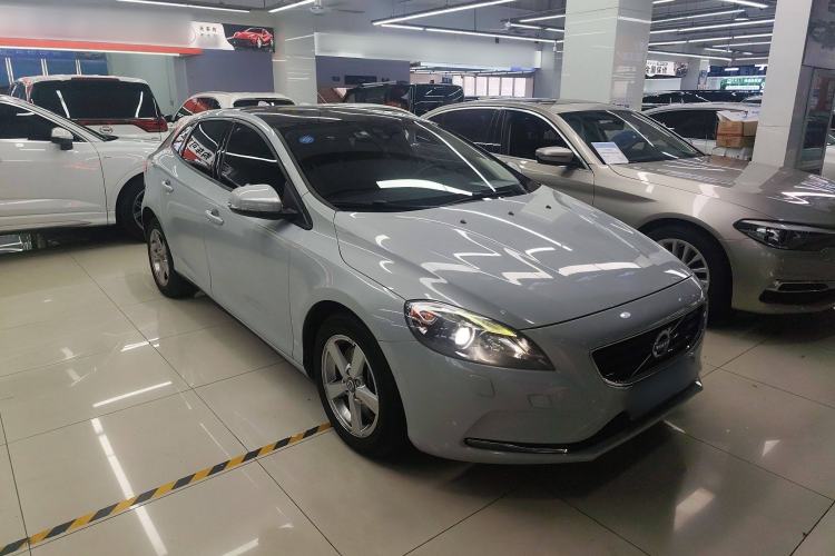 Used Volvo V40 2016 T3 Zhiyi Edition Exterior 2