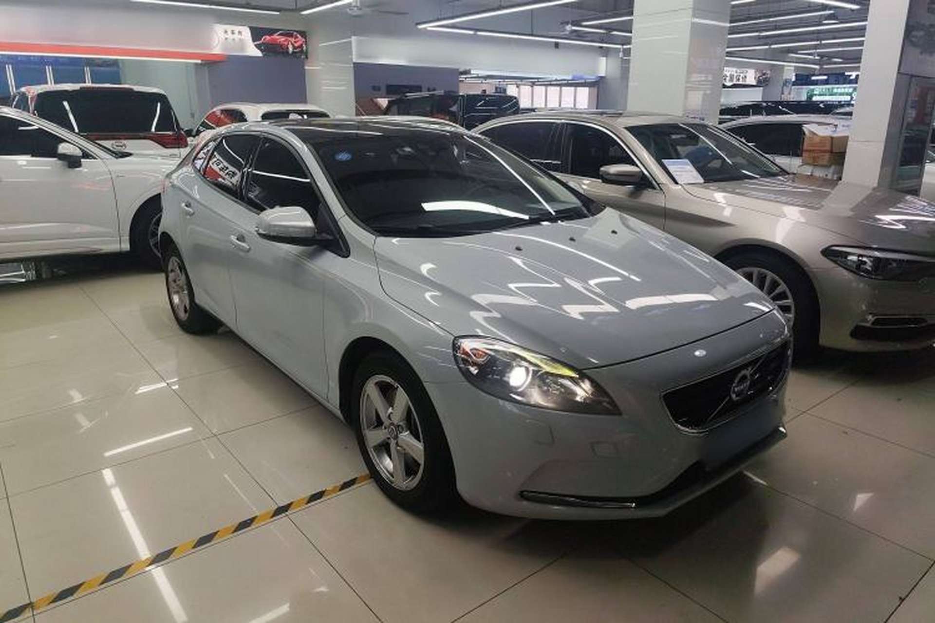 Used Volvo V40 2016 T3 Zhiyi Edition Exterior 2