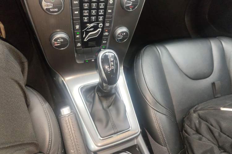 Used Volvo V40 2016 T3 Zhiyi Edition Gear Lever