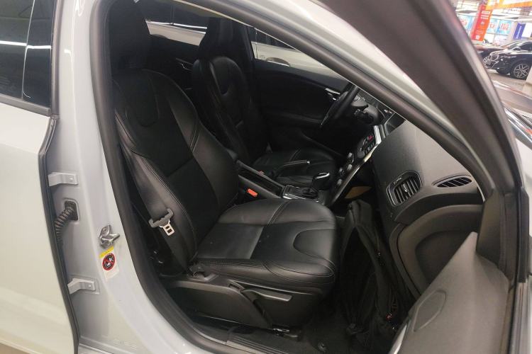 Used Volvo V40 2016 T3 Zhiyi Edition Right Front Seat