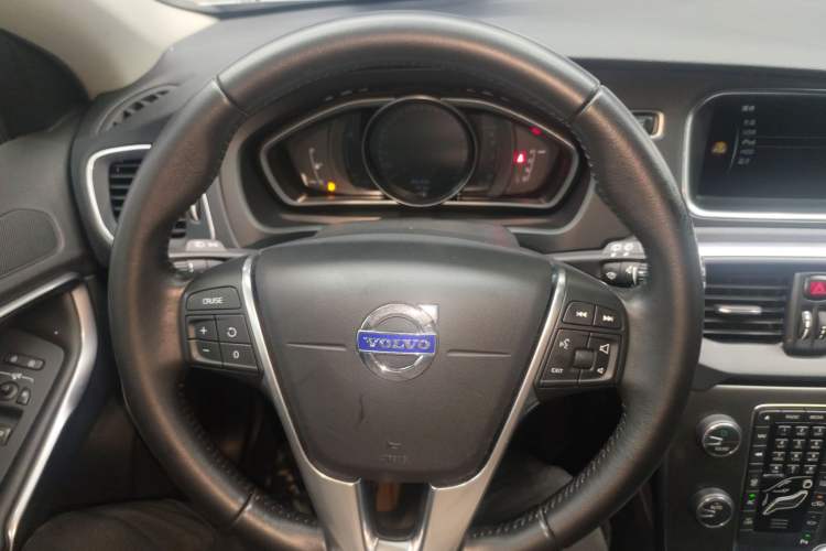Used Volvo V40 2016 T3 Zhiyi Edition Steering Wheel