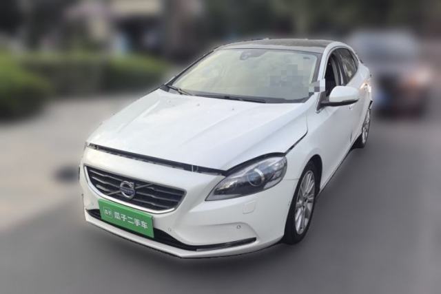Used Volvo V40 2016 T4 Smart Luxury Edition