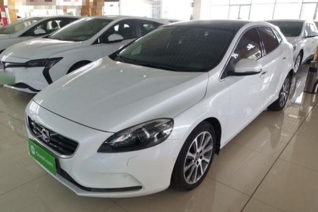 Used Volvo V40 2016 T4 Smart Luxury Edition