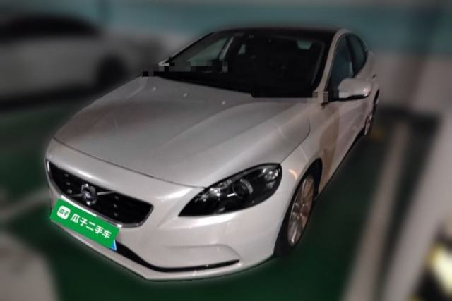 Used Volvo V40 2016 T4 Smart Luxury Edition