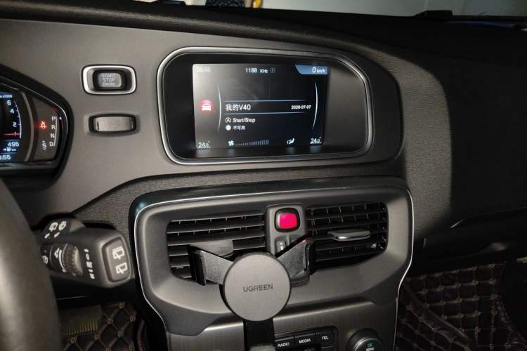 Used Volvo V40 2016 T3 Zhiyi Edition Audio And AC Panel