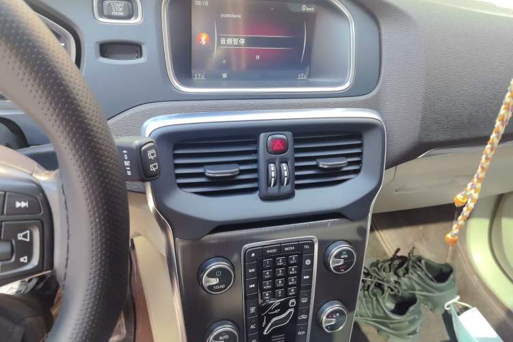 Used Volvo V40 2016 T3 Zhiyi Edition Audio And AC Panel