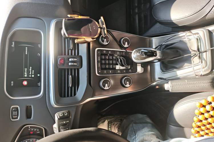Used Volvo V40 2016 T3 Zhiyi Edition Audio And AC Panel