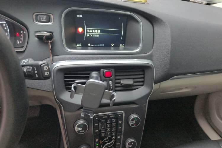 Used Volvo V40 2016 T3 Zhiyi Edition Audio And AC Panel