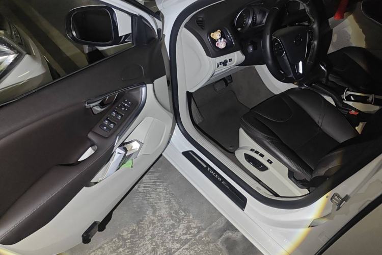 Used Volvo V40 2016 T3 Zhiyi Edition Driver Seat