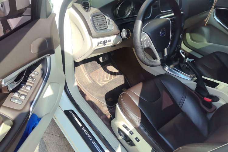 Used Volvo V40 2016 T3 Zhiyi Edition Driver Seat
