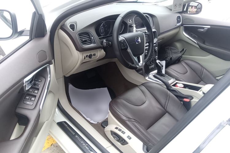 Used Volvo V40 2016 T3 Zhiyi Edition Driver Seat