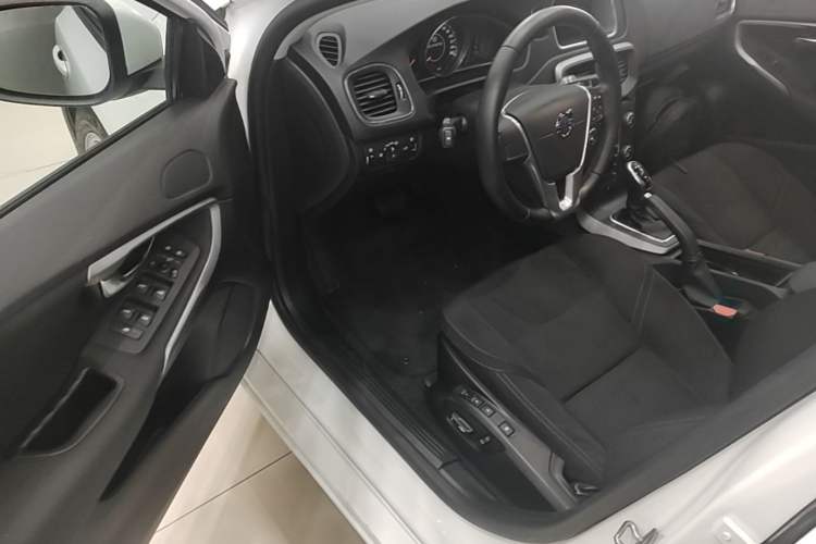 Used Volvo V40 2016 T3 Zhiyi Edition Driver Seat