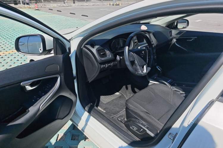 Used Volvo V40 2016 T3 Zhiyi Edition Driver Seat