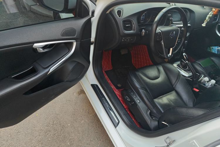 Used Volvo V40 2016 T3 Zhiyi Edition Driver Seat