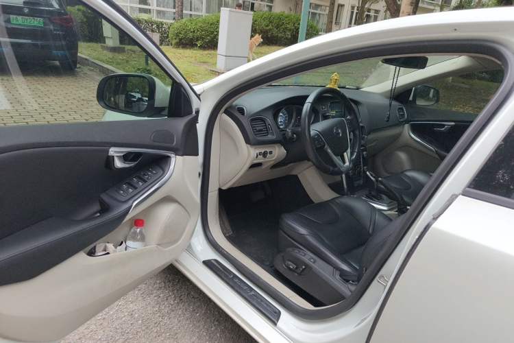 Used Volvo V40 2016 T3 Zhiyi Edition Driver Seat