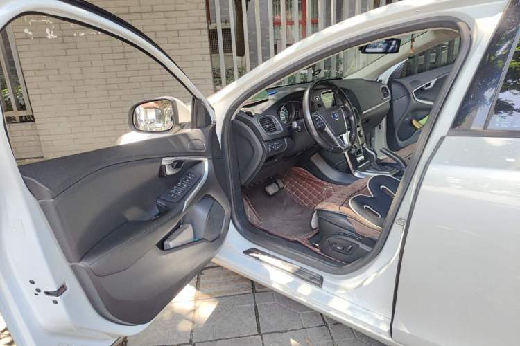 Used Volvo V40 2016 T3 Zhiyi Edition Driver Seat