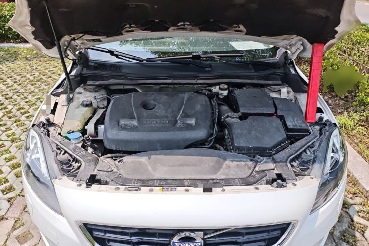 Used Volvo V40 2016 T3 Zhiyi Edition Engine Bay