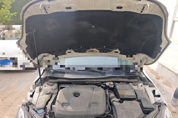 Used Volvo V40 2016 T3 Zhiyi Edition Engine Bay