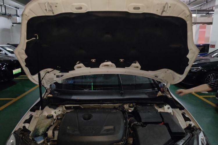 Used Volvo V40 2016 T3 Zhiyi Edition Engine Bay