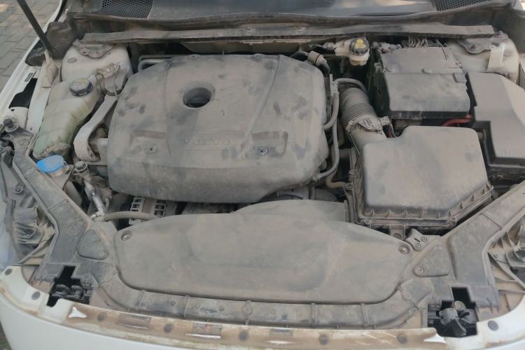 Used Volvo V40 2016 T4 Smart Luxury Edition Engine Bay