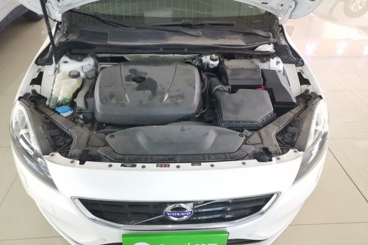 Used Volvo V40 2016 T4 Smart Luxury Edition Engine Bay