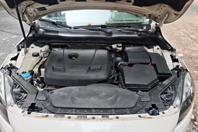 Used Volvo V40 2016 T3 Zhiyi Edition Engine Bay