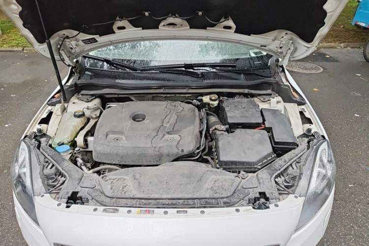 Used Volvo V40 2016 T3 Zhiyi Edition Engine Bay
