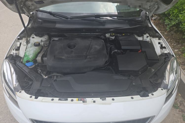 Used Volvo V40 2016 T3 Zhiyi Edition Engine Bay