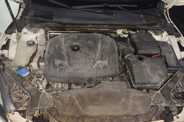 Used Volvo V40 2016 T4 Smart Luxury Edition Engine Bay