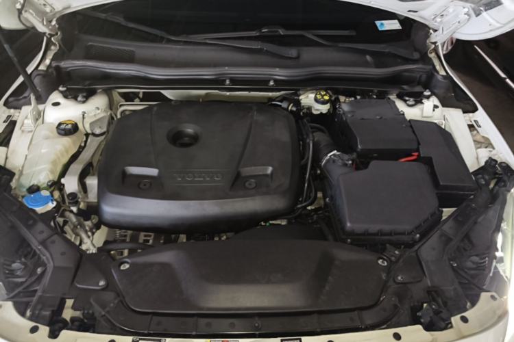 Used Volvo V40 2016 T3 Zhiyi Edition Engine Bay