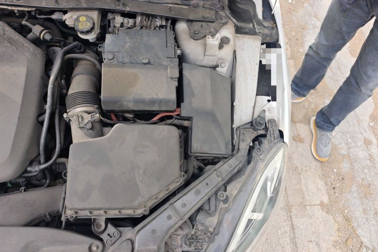 Used Volvo V40 2016 T3 Zhiyi Edition Engine Bay Left