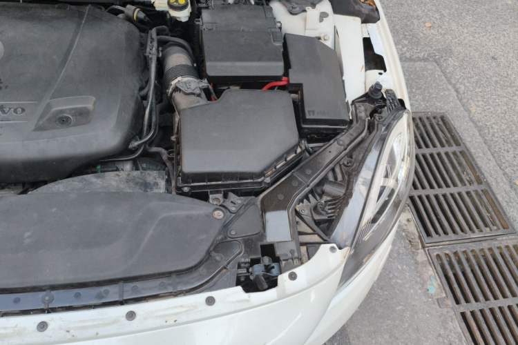 Used Volvo V40 2016 T3 Zhiyi Edition Engine Bay Left