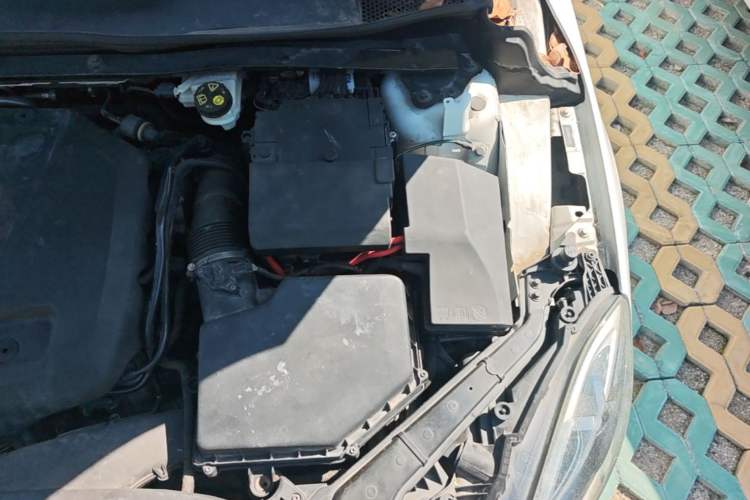 Used Volvo V40 2016 T3 Zhiyi Edition Engine Bay Left