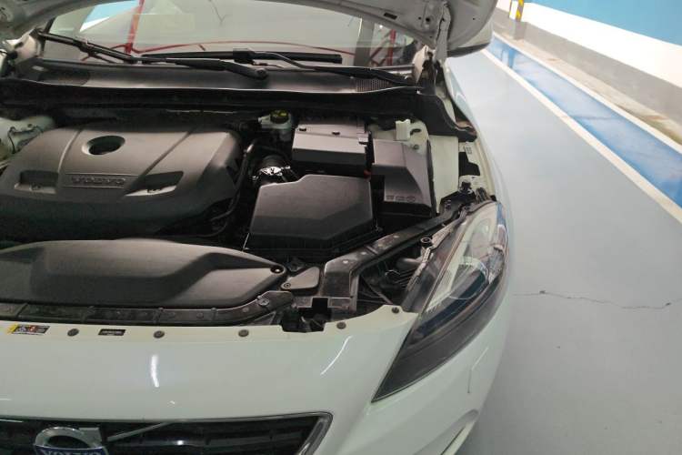 Used Volvo V40 2016 T3 Zhiyi Edition Engine Bay Left