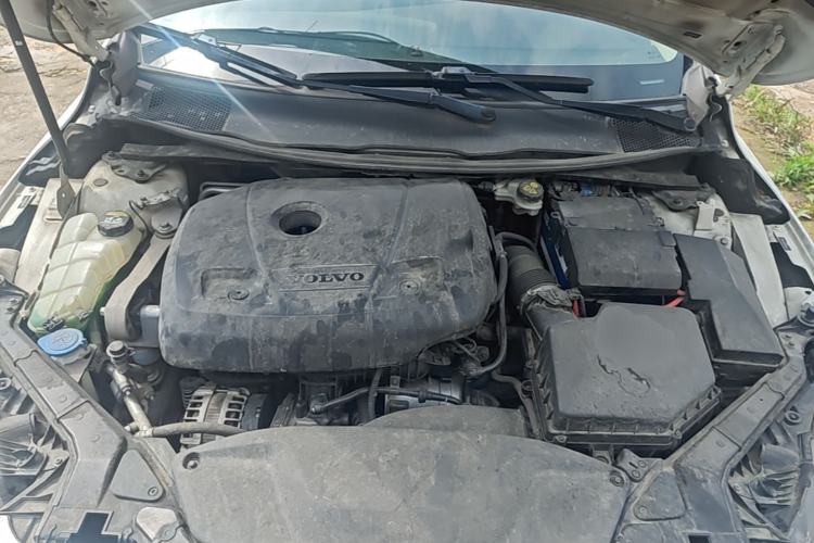 Used Volvo V40 2016 T4 Smart Luxury Edition Engine Bay