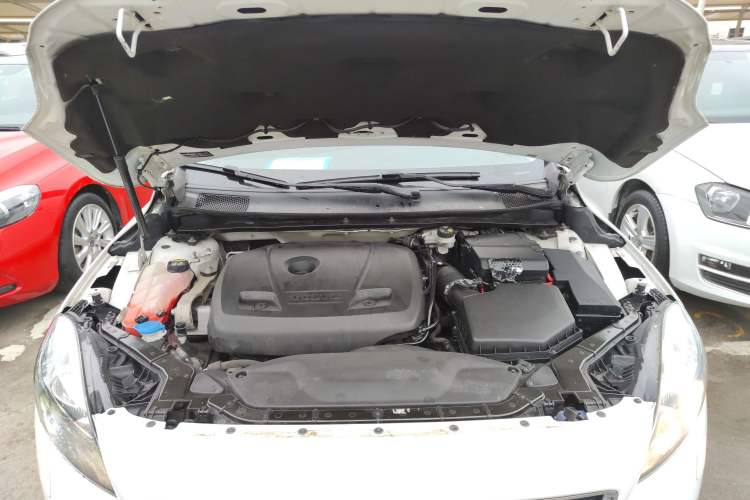 Used Volvo V40 2016 T3 Zhiyi Edition Engine Bay